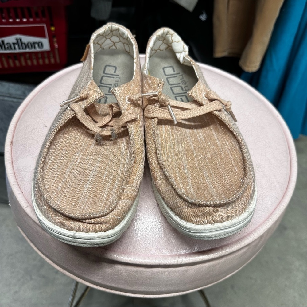 Hey Dude Sparkling Red Gold sz 8 slip on shoes - Picture 2 of 6